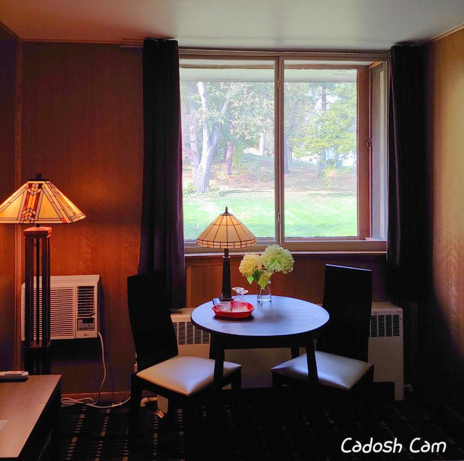 The Usonian Inn Llc Spring Green Eksteriør bilde