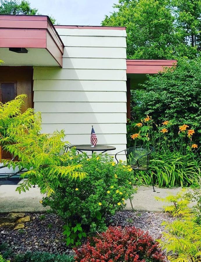 The Usonian Inn Llc Spring Green Eksteriør bilde